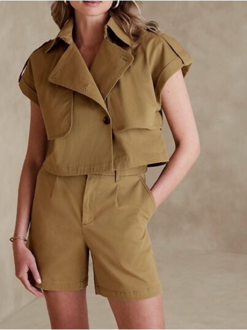 Banana Republic Short-Sleeve Cropped Utility Jacket in Khaki
